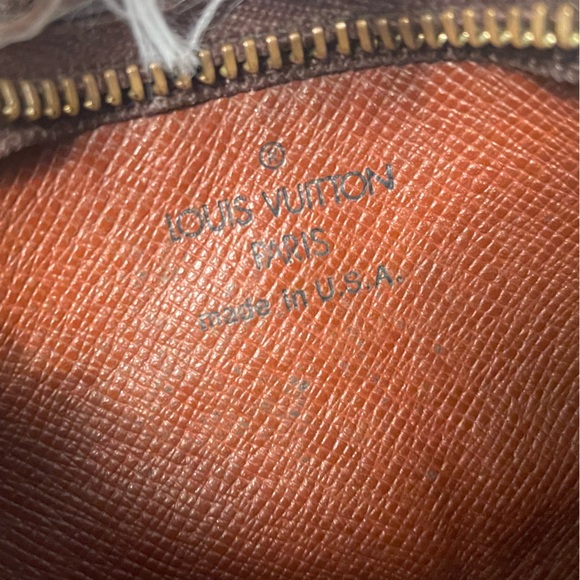 Louis Vuitton Monogram Key Clés Key Chain Pouch - Picture 11 of 13